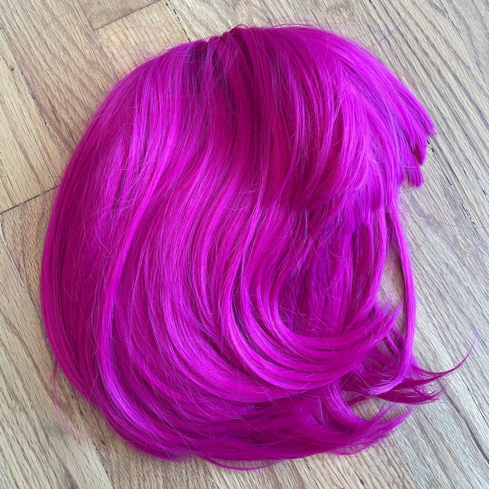 Pink synthetic wig - halloween costume